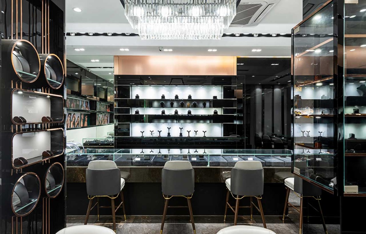 Jewellery Store - A Symphony of Luxury, Redefined by Prominent Black Finishes