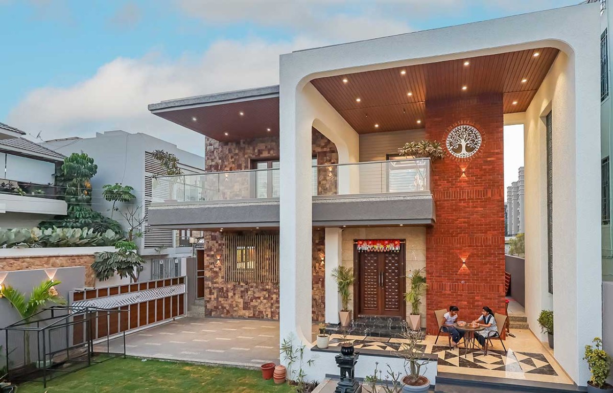 Elevated Living in Maharashtra: A Blend of Rustic Charm and Contemporary Design